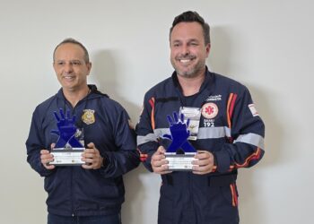 Foto: Divulgação - PMF - Marcos e Leandro (dir.) foram a dupla vencedora do campeonato promovido pelo SAMU.